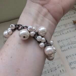 Elegant Pearl Bracelet
